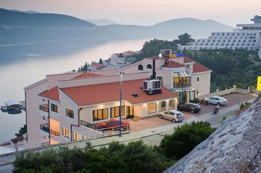 HOTEL ADRIA, Neum